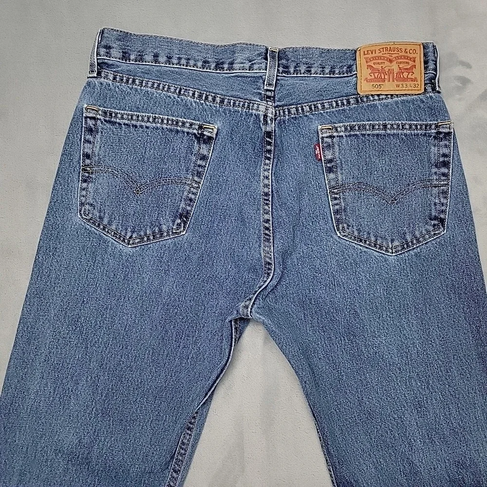 Levi Jeans Mens 33x32  Blue 505 Regular Fit Straight Leg Denim Casual Workwear